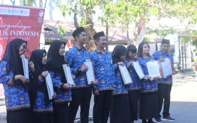 Momen HUT ke-78 RI, 8 Tenaga PPPK Politeknik ATI Makassar Terima SK