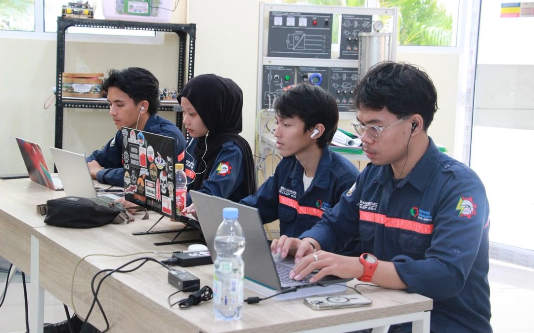 Politeknik ATI Makassar Raih Medali Emas dan Perak pada iCompEx 2026 di Malaysia